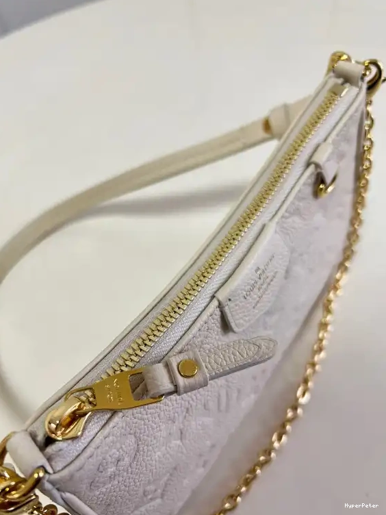 VUITTON LOUIS POUCH STRAP ON EASY 0528